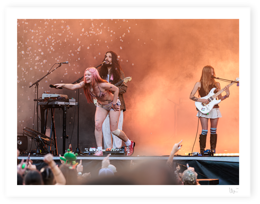 Wet Leg - Rhian Teasdale 11