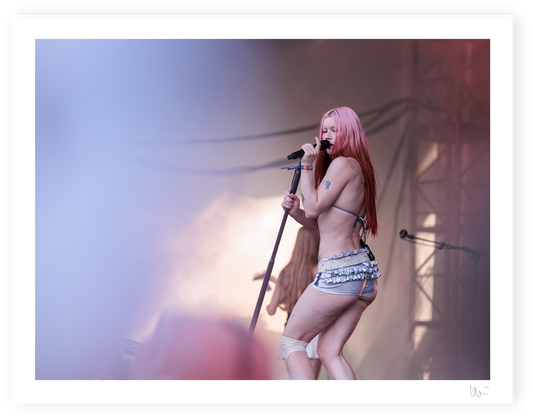 Wet Leg - Rhian Teasdale 12