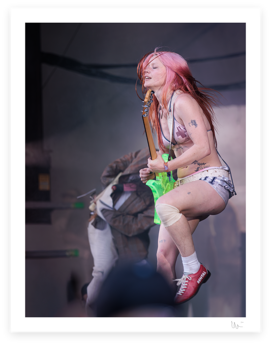 Wet Leg - Rhian Teasdale 8